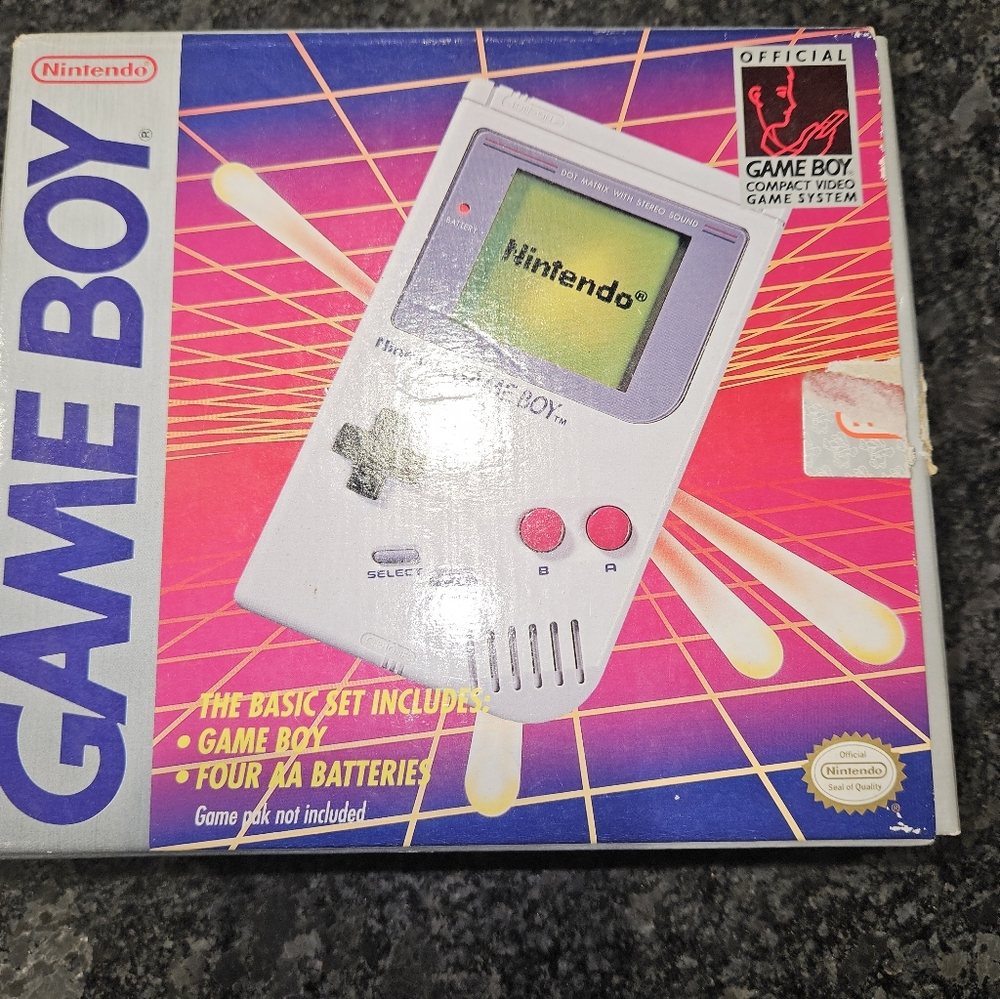 Nintendo Game Boy - Classic White Handheld Console..works!